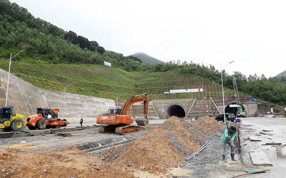 Hầm đường bộ Đèo Cù Mông vận hành sử dụng trước Tết Kỷ Hợi 2019 - Ảnh 6.